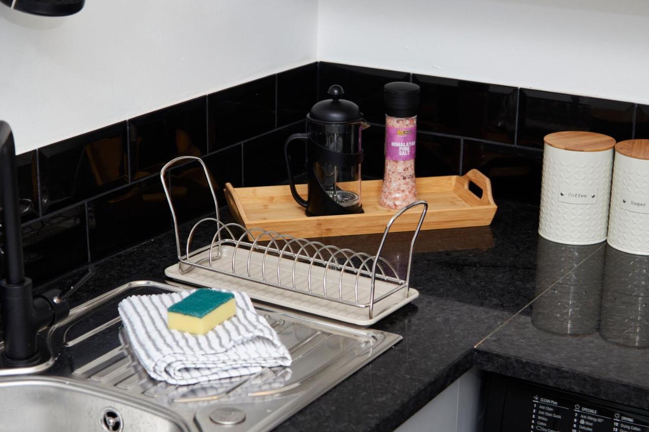 סטרטפורד-אפון-אבון Stunning Two Bedroom Apartment By Purestay Short Lets & Serviced Accommodation Warwickshire With Parking מראה חיצוני תמונה