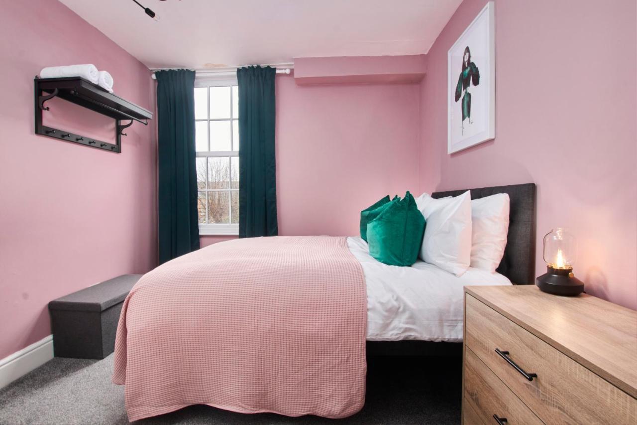 סטרטפורד-אפון-אבון Stunning Two Bedroom Apartment By Purestay Short Lets & Serviced Accommodation Warwickshire With Parking מראה חיצוני תמונה